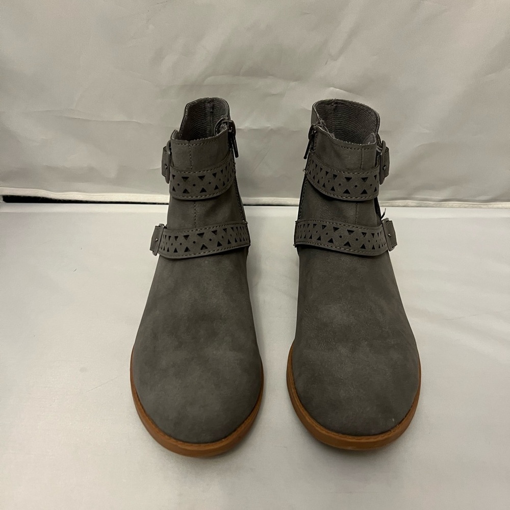 American Eagle Outfitters Gray Ankle Boots with Cutout Straps and Zipper Closure